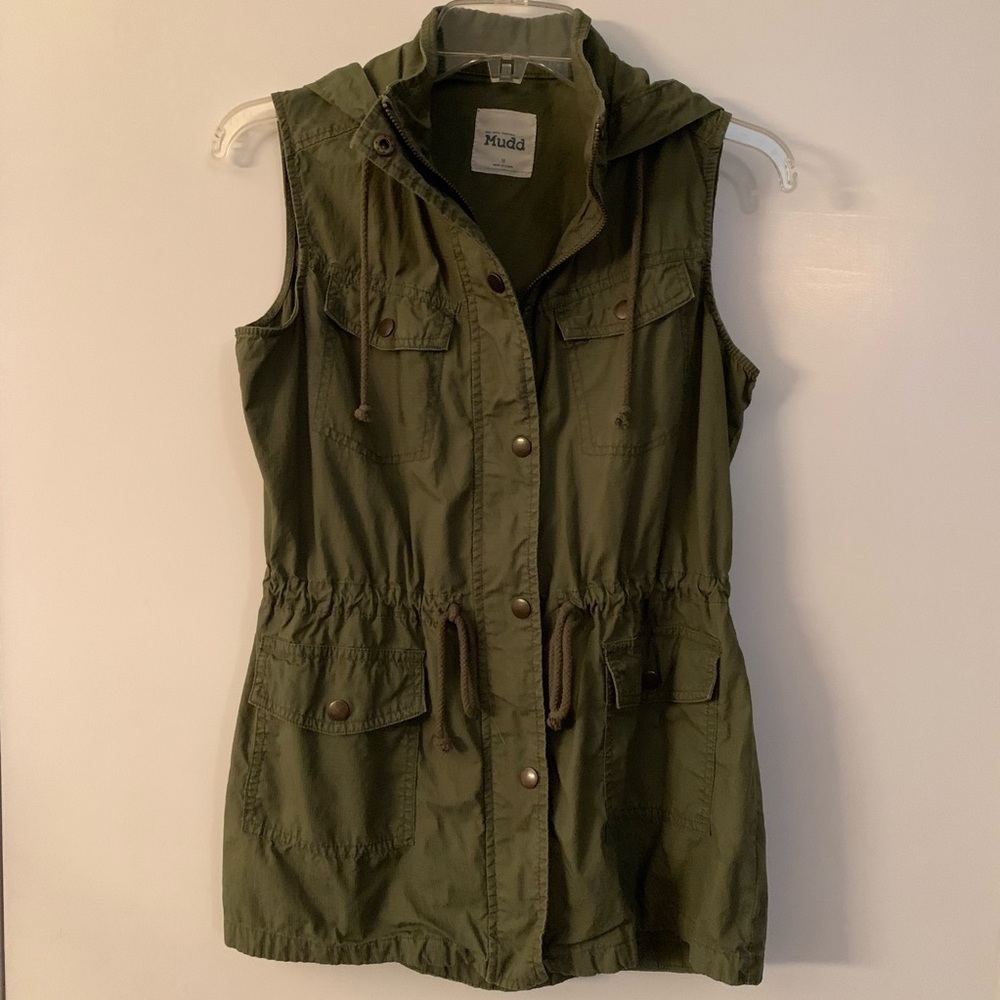 ⭐️ MUDD Hooded Utility Vest -M